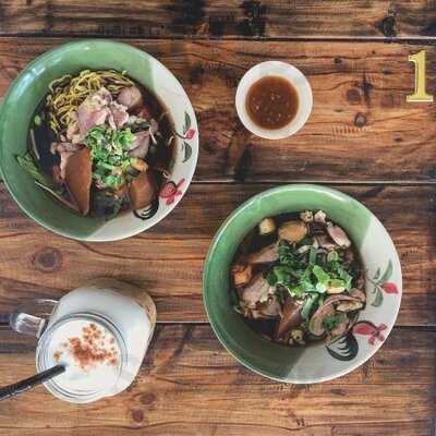 ฮัลโหลว คอฟฟี่ แอนด์ นู้ดเดิ้ลส์