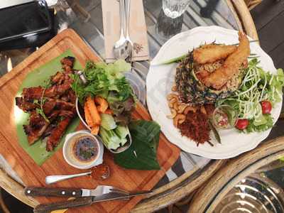 Chivit Thamma Da Coffee House, Bistro & Bar