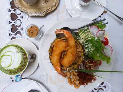 Chivit Thamma Da Coffee House, Bistro & Bar