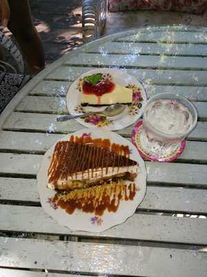 Chivit Thamma Da Coffee House, Bistro & Bar