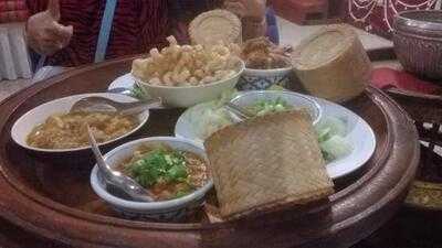 ห้องอาหาร สบันงาขันโตก