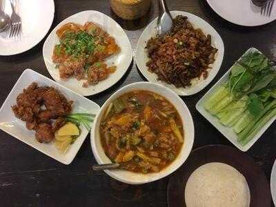 ห้องอาหาร สบันงาขันโตก