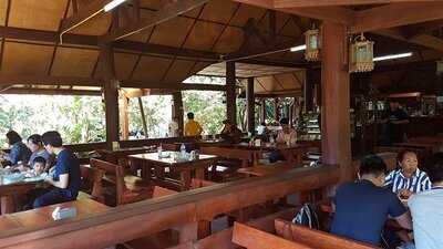 พายจริณ สวนอาหาร