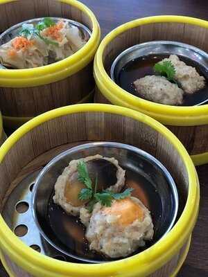 ร้านสี่ฤดูใบไม้ผลิ