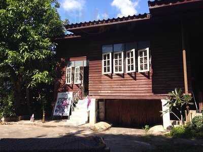 ที่พักและร้านอาหาร