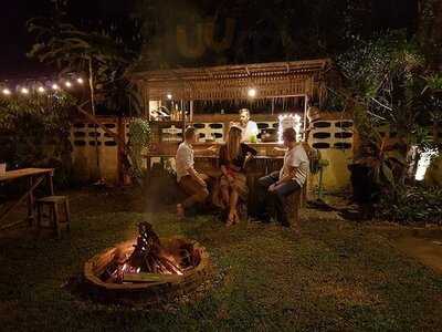 ที่พักและร้านอาหาร