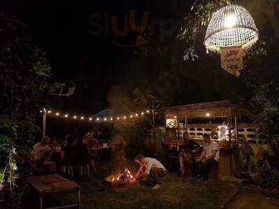 ที่พักและร้านอาหาร