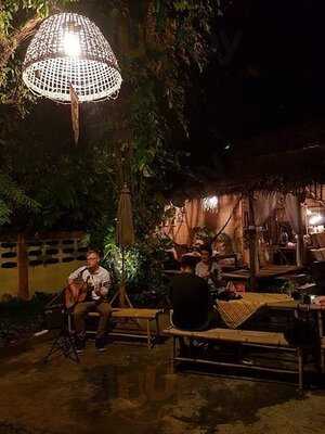 ที่พักและร้านอาหาร