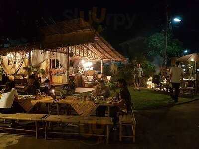 ที่พักและร้านอาหาร