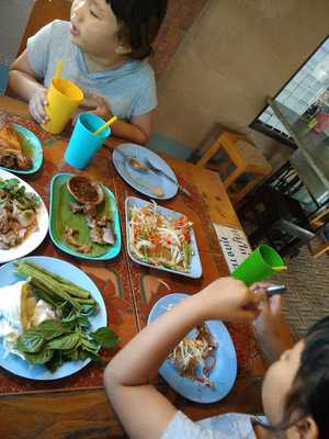 ส้มตำเด่นห้า