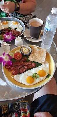 คอนเนคท์ คาเฟ่