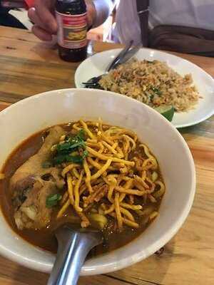 ผัดไทยหอนาฬิกา