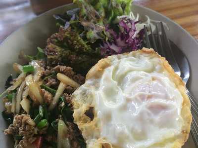 เฮือนอาหารบ้านกาแฟ