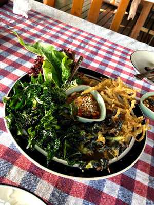 เฮือนอาหารบ้านกาแฟ