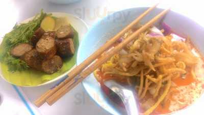 ร้านพอใจ ข้าวซอยไก่