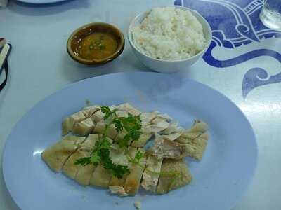 ร้านอาหาร จ เจริญชัย