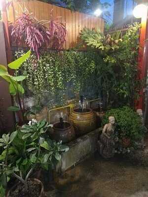 ร้านอาหาร เอ เรสซิเดนท์