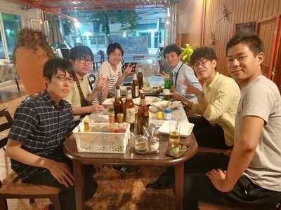 ร้านอาหาร เอ เรสซิเดนท์