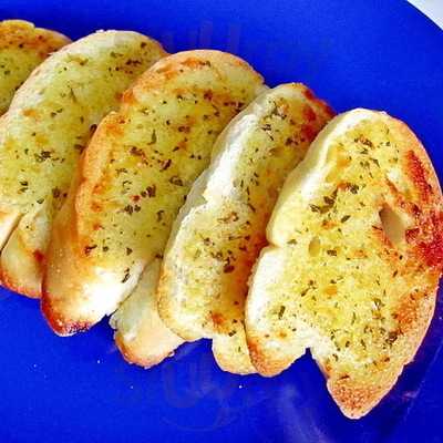 Aura Ss (salad & Steak)