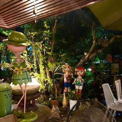 ร้านอาหาร มุมไม้