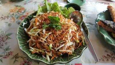 ร้านอาหาร มุมไม้