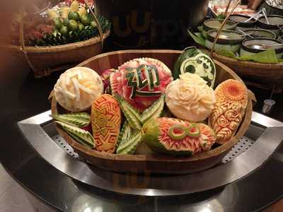 เดอะพีค ไวน์ แอนด์ กริลล์