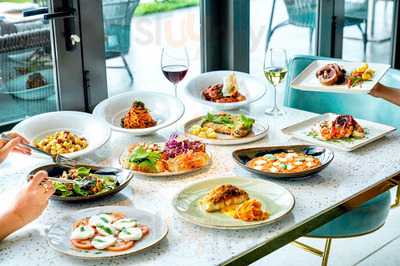 เดอะพีค ไวน์ แอนด์ กริลล์