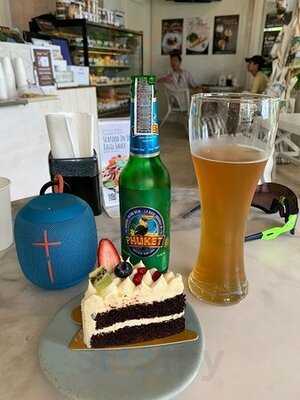 คาเฟ่ แคนทารี เกาะยาวน้อย