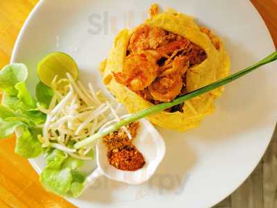 เดอะ เซอเคิล คอฟฟี่ บูติก - ฉลอง