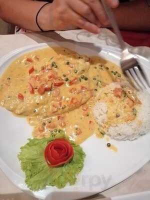 บริษัทรอสโซ่วีโว่จำกัด