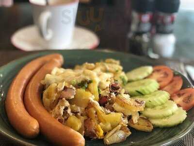 ณัชชา คอฟฟี่ บาร์ แอนด์ เรสเตร์รอง