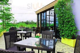 Pinky Bang Sak Restaurant & Bar