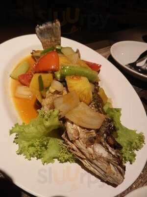 ร้านอาหารบ้านริมเล