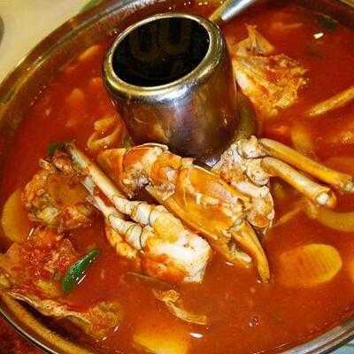 ร้านอาหาร เรือนวารี