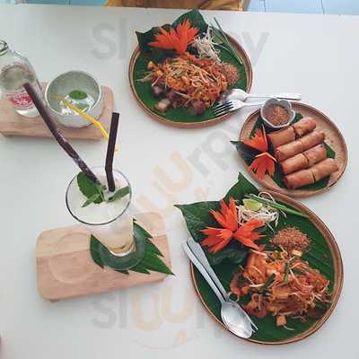 ร้านผัดไทยเชฟสมบัติ