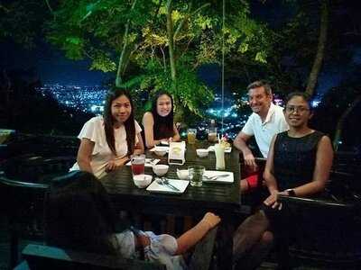 ร้านอาหารเขารังบรีซ