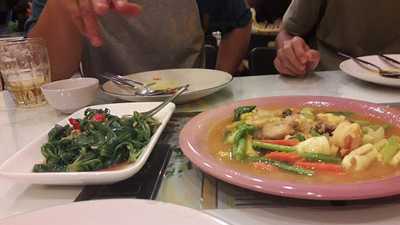 ร้านอาหาร แม่พรซีฟู้ด