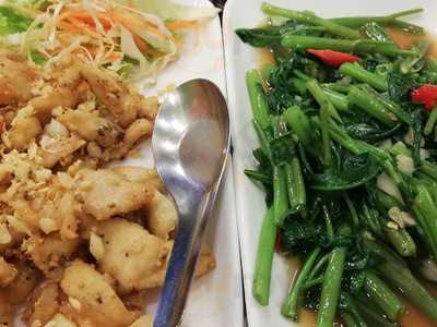 ร้านอาหาร แม่พรซีฟู้ด