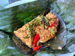 ร้านอาหาร แม่พรซีฟู้ด