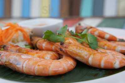 ร้านอาหาร แหลมพรหมเทพ