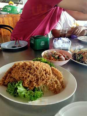 ร้านอาหาร น้องอุ้ม