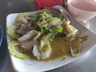 ร้านอาหาร น้องอุ้ม