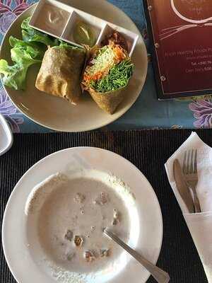 อัตสึมิ รอว์ คาเฟ่