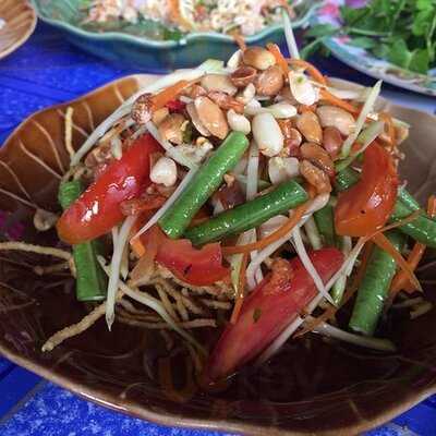 ร้านอาหารส้มตำจำรุง