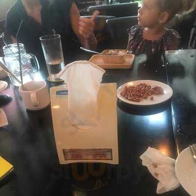 ฟาร์มเฮ้าส์ เรสเตอรองท์ ระนอง