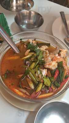 ร้านกันเอง