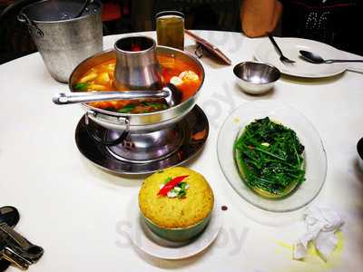 ร้านกันเอง