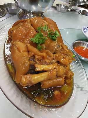 ร้านกันเอง