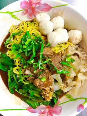 ก๋วยเตี๋ยวเรือเฉินหลง