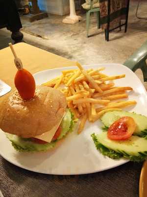 ร้านอาหาร เดอะคิทเช่น กะตะ ภูเก็ต